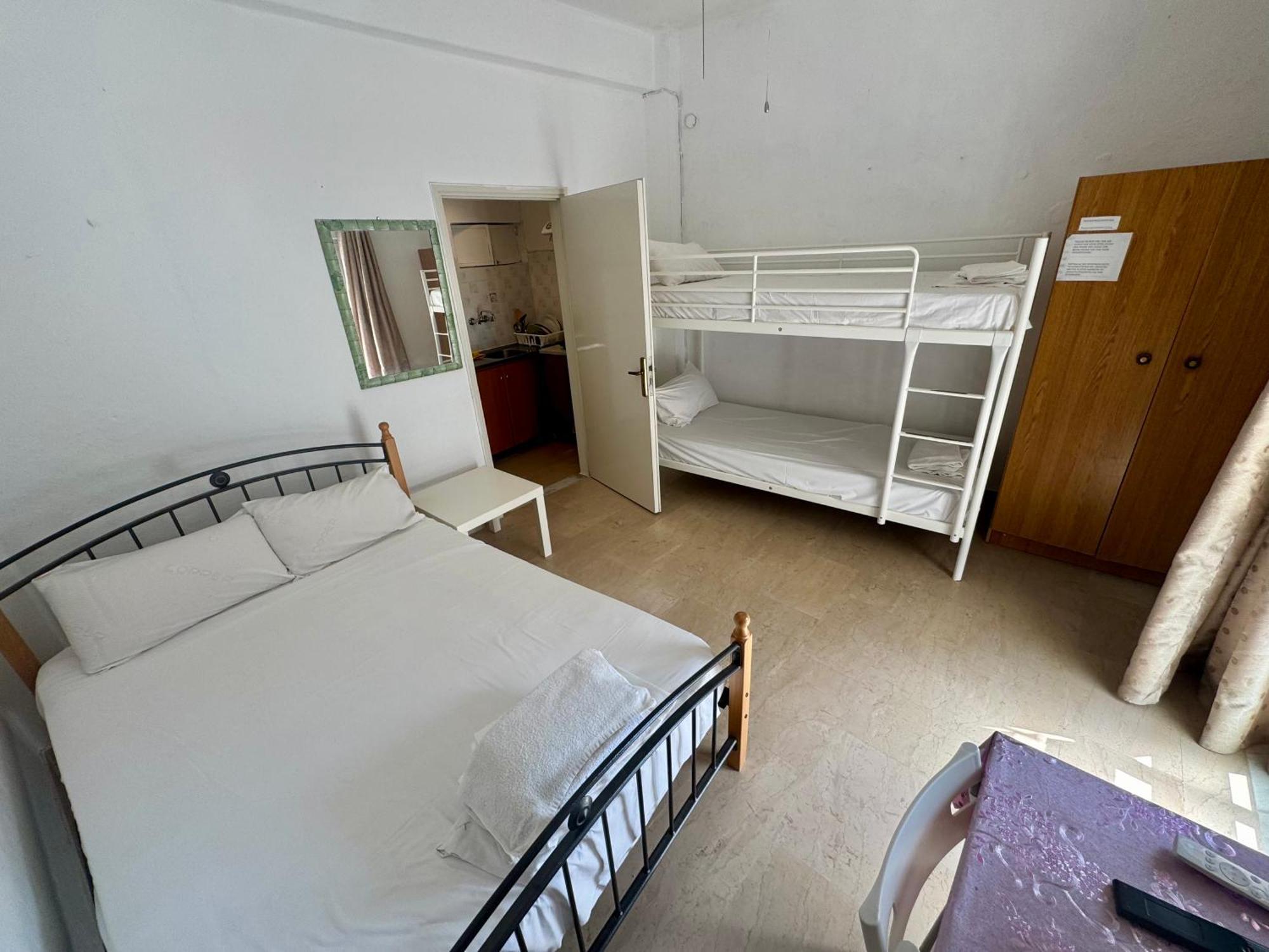 Apartment Seaside & Kampouri *